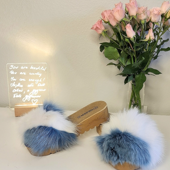 Hand Made Blue and White Fur Slide Sandals - Picture 2 of 12